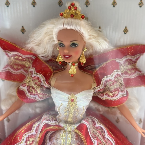 Happy Holidays Barbie - Picture 7 of 7